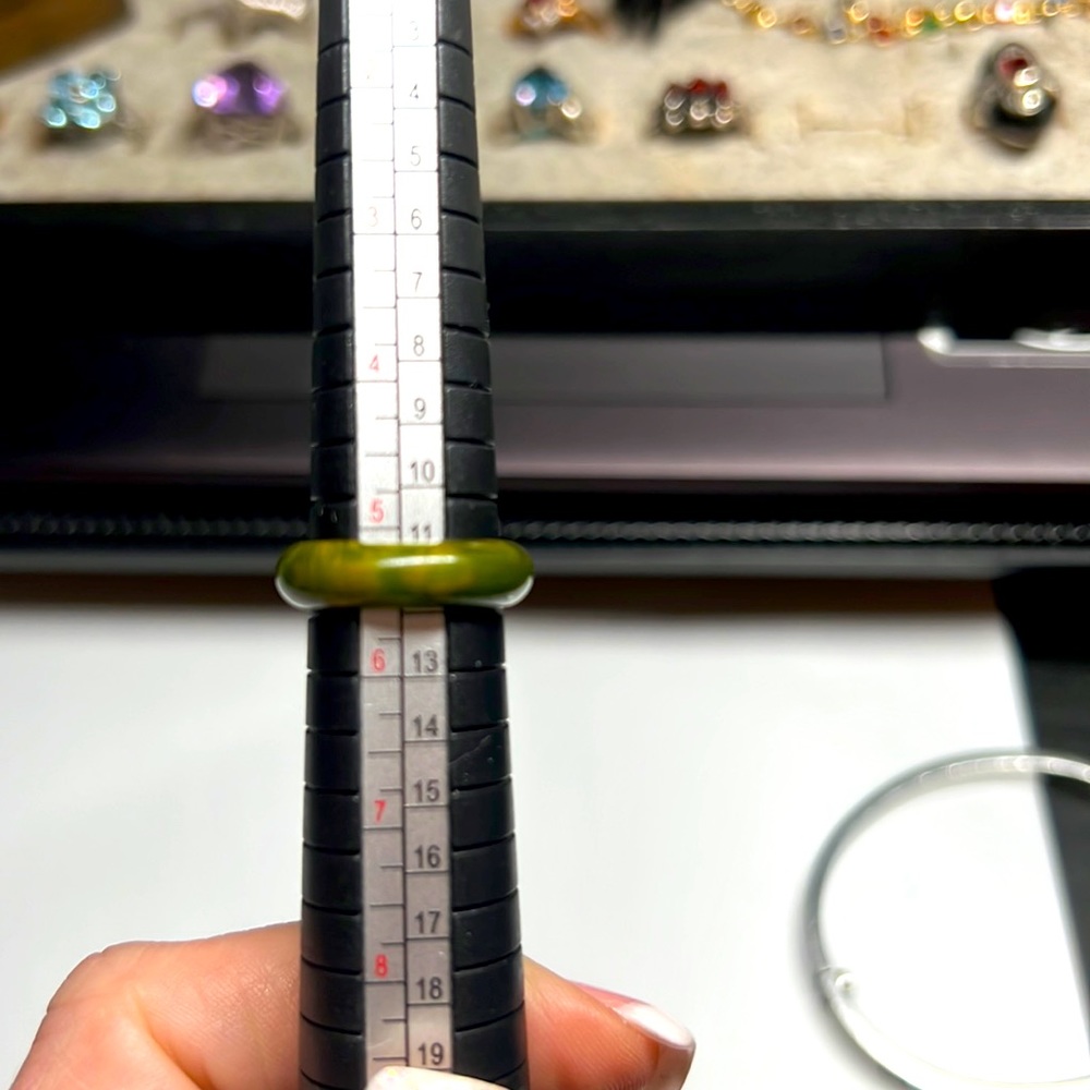 Multi jade colored ring